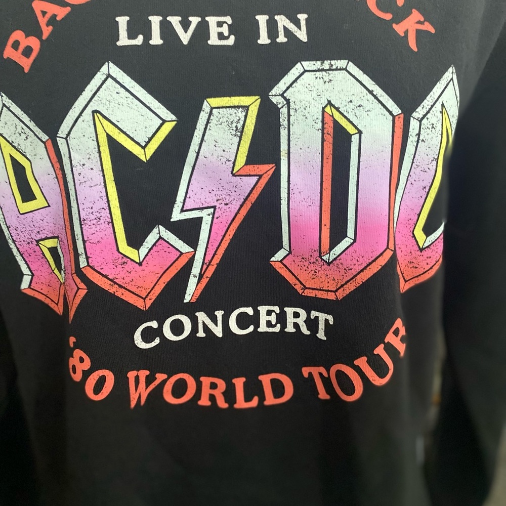 AC/DC Back in Black Concert Sweatshirt NWOT - Picture 3 of 3
